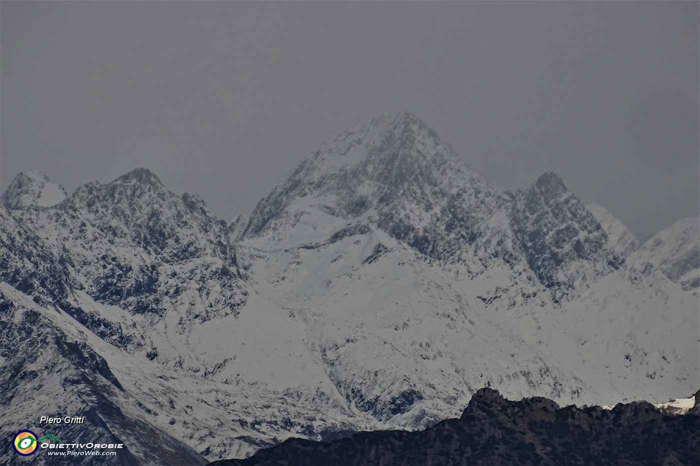 84 Sul Pizzo del Diavolo nevica....JPG